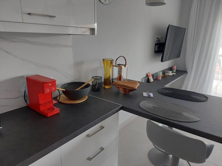 Gesyl Apartment Толон Экстерьер фото