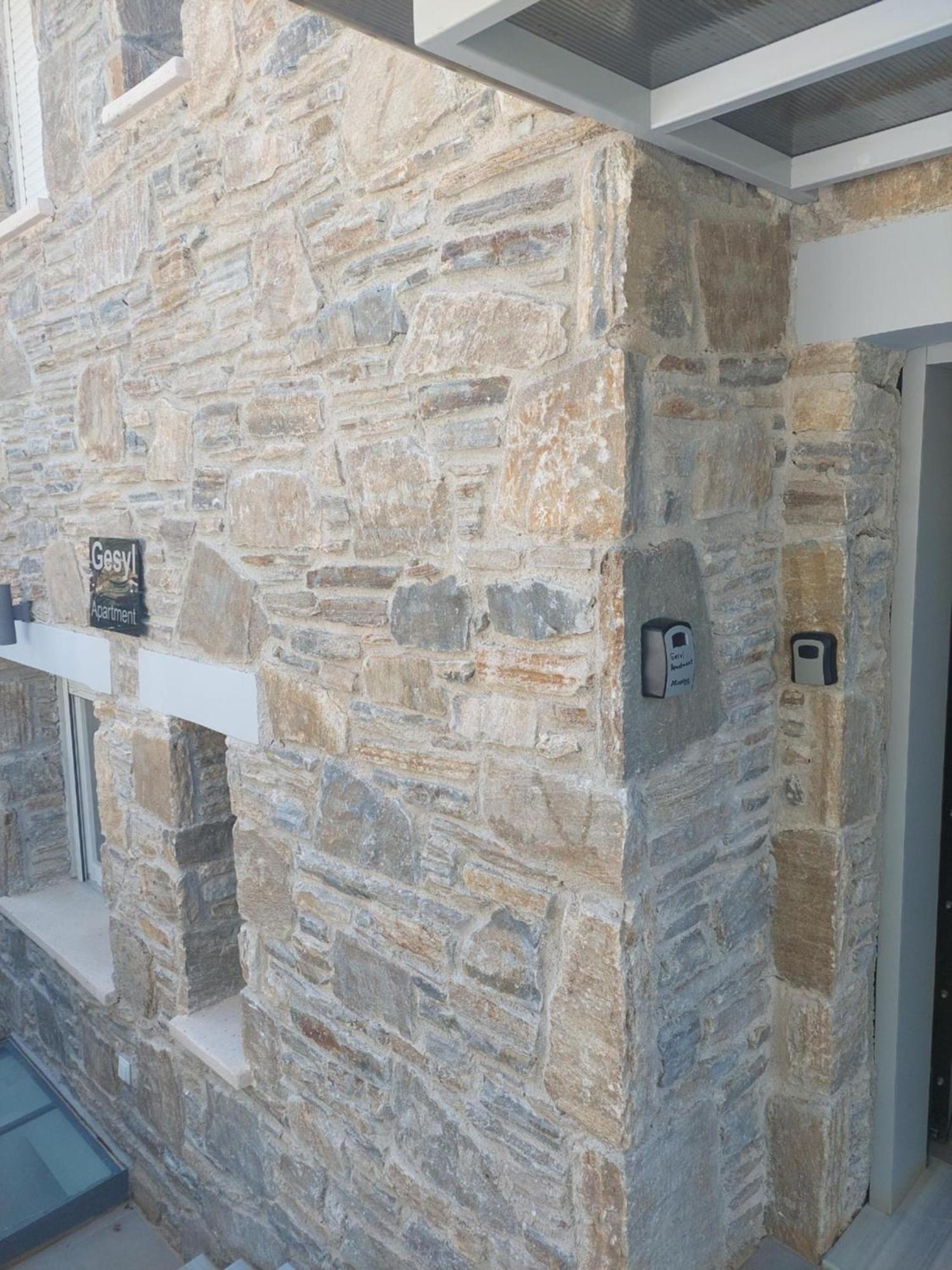 Gesyl Apartment Толон Экстерьер фото